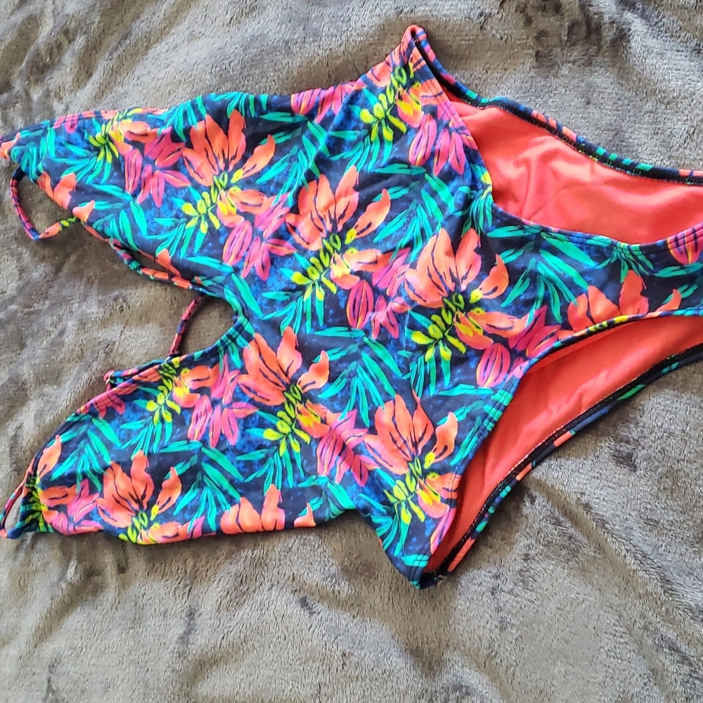 Icon Swim bathing suit E.C